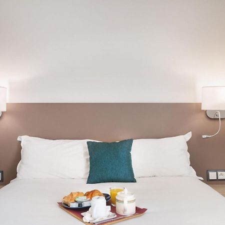 Courcelles Mederic Hotel Paris Ngoại thất bức ảnh