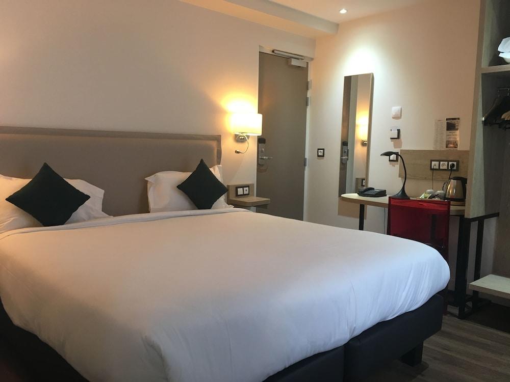 Courcelles Mederic Hotel Paris Ngoại thất bức ảnh