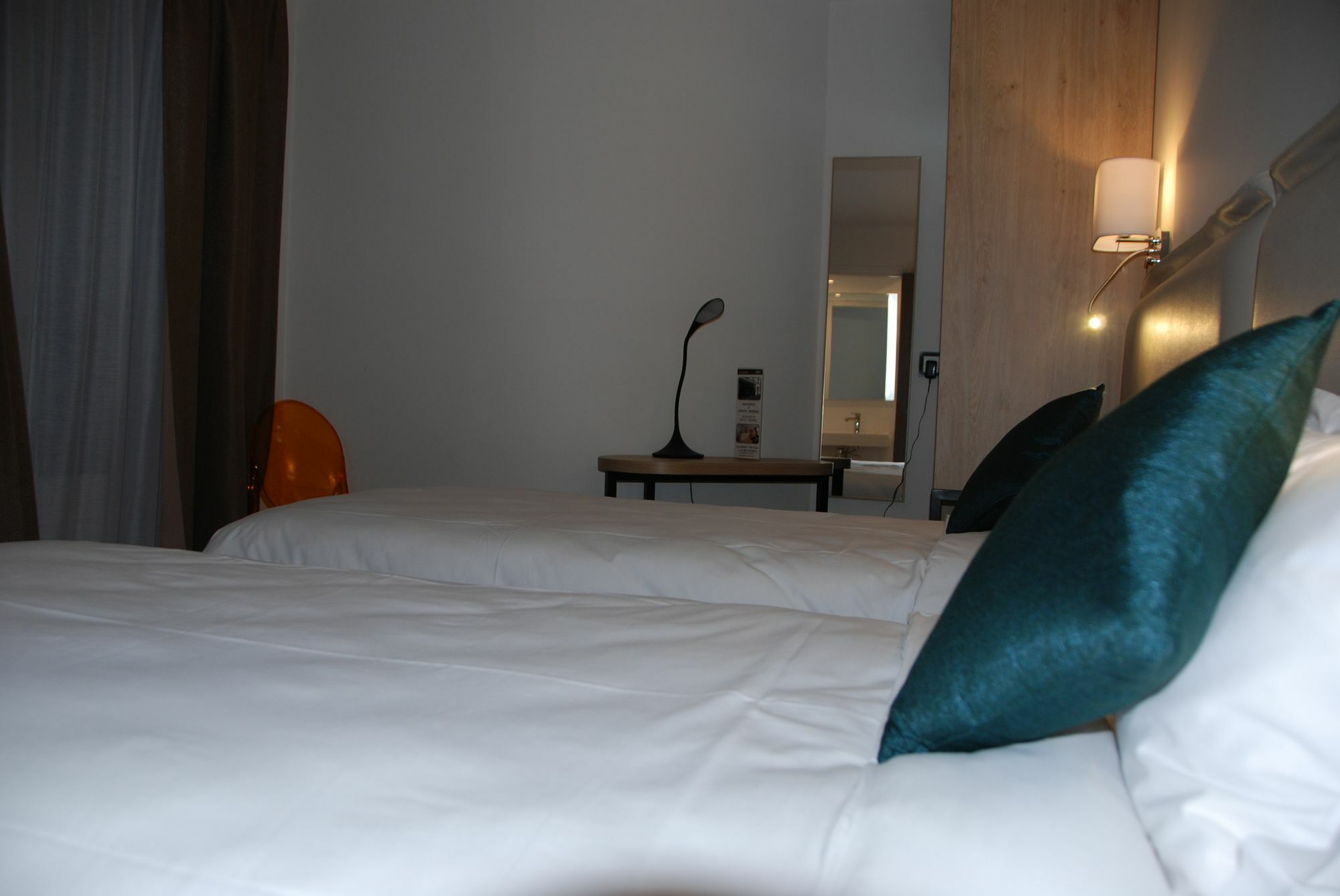 Courcelles Mederic Hotel Paris Ngoại thất bức ảnh